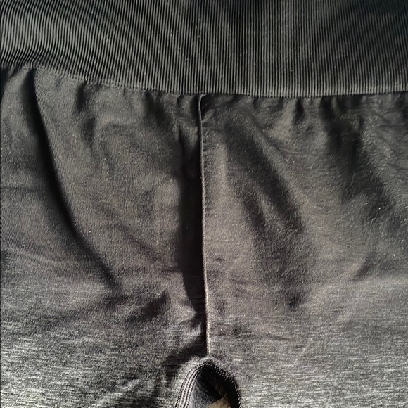 Gymshark ombré Black and Gray Bottoms - Picture 7 of 7